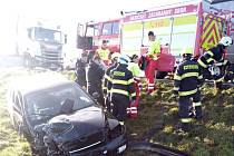 Dopravní nehoda u obce Milovice u Hořic v úterý 7. listopadu.