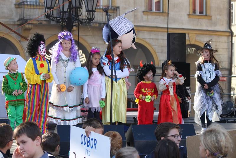 Ze zahájení festivalu Jičín - město pohádky.