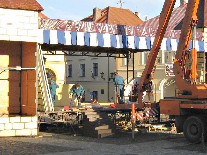 Přípravy na pohádkový festival.