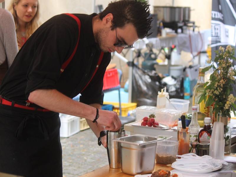 Jičínský Food festival v zámeckém parku.