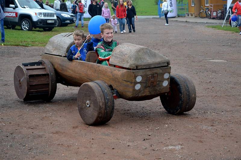 První motoristický festival ve Štikovské rokli.