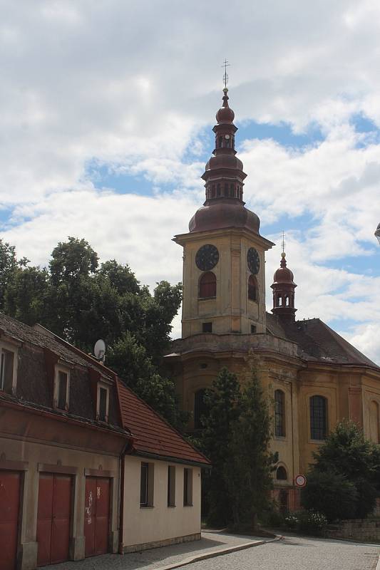 Kostel sv. Jakuba Většího by se brzy mohl dočkat nové střechy.
