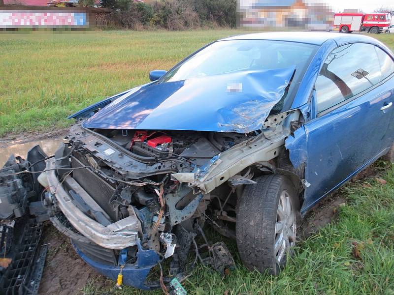 Na úseku silnice I/35 u obce Holovousy došlo k dopravní nehodě, která si vyžádala jedno zranění.