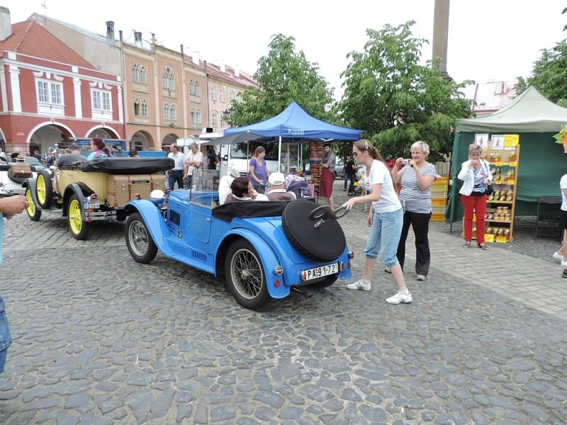 Veteránem Českým rájem na jičínském Valdštejnově náměstí.