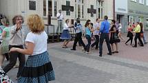 Moderní country tance v centru Jičína - setkání XXI. Řáholecký ryneček.