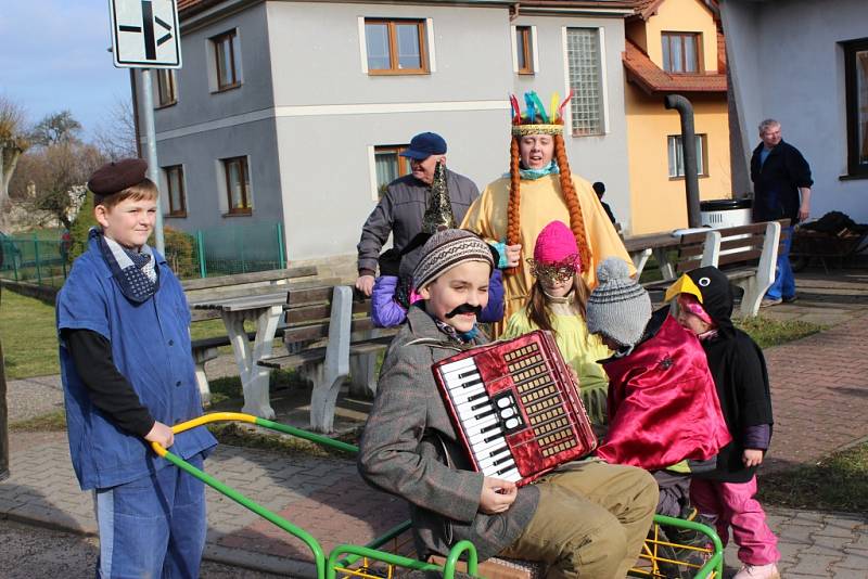 Masopustní oslavy v Ostružně.