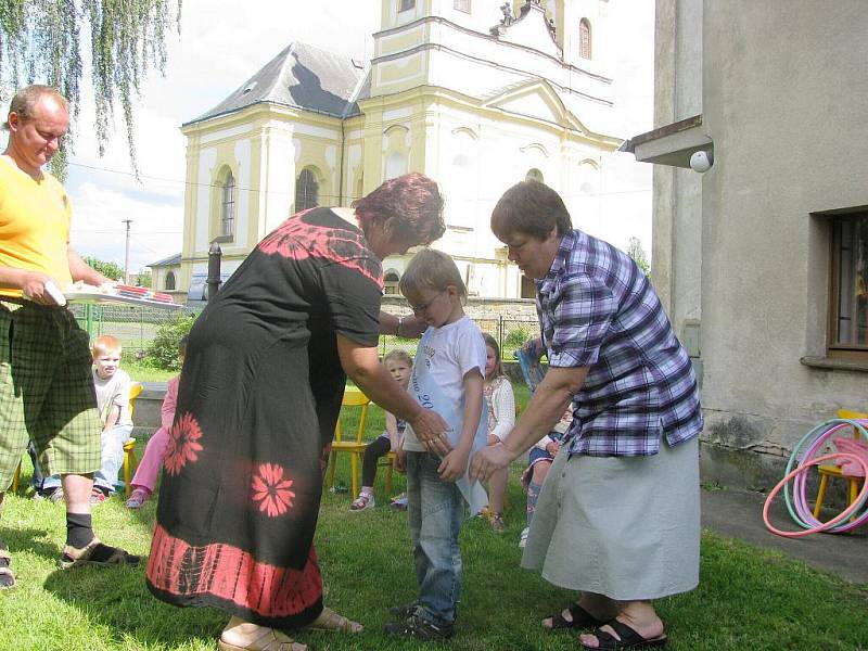 Z loučení ostruženských dětí s mateřskou školou.