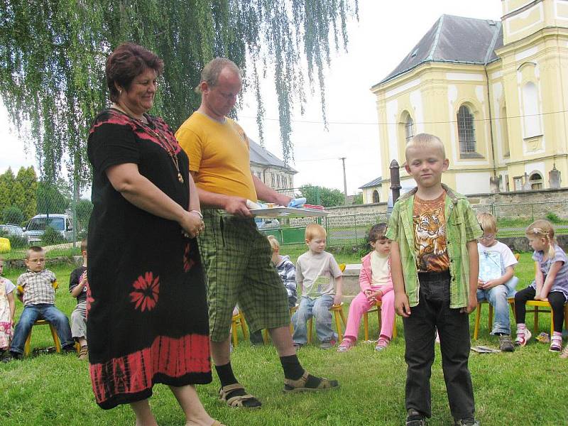 Z loučení ostruženských dětí s mateřskou školou.