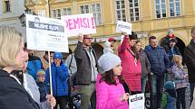 Demonstranti požadovali demisi Benešové a odchod Babiše.