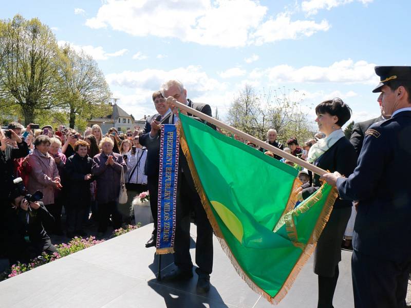 Prezident Miloš Zeman navštívil také Holovousy.