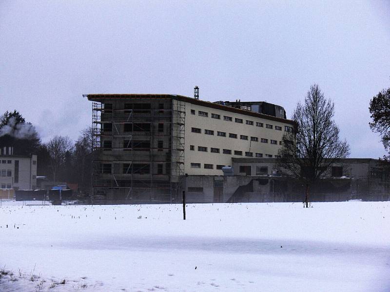 Z výstavby bělohradského lázeňského areálu Strom života - únor 2009..