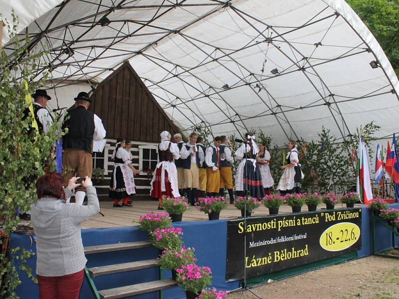 Bělohradské folklorní slavnosti Pod Zvičinou.