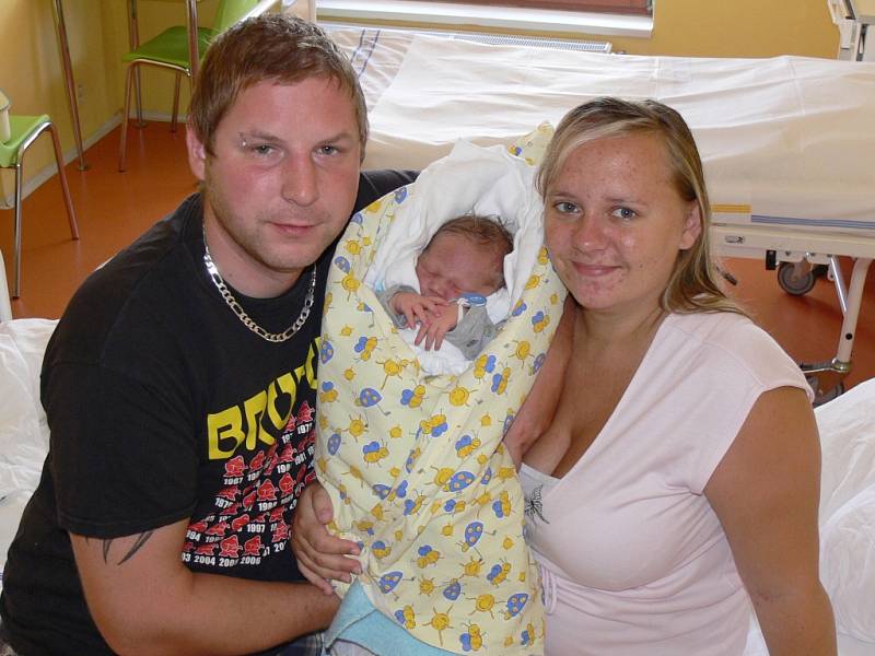 STANISLAV SOUKUP věnoval svůj první úsměv rodičům Denise a Zbyňkovi Soukupovým 5. září. Po narození vážil 3,3 kg a měřil 49 cm, trojlístek bydlí ve Vršcích na Kopidlensku. 
