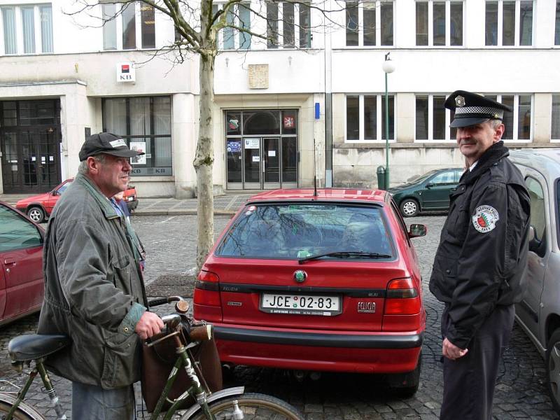 Nový způsob parkování v Nové Pace - na hodinu zdarma.