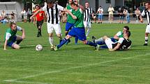 V okresním derby mezi Lázněmi Bělohrad a Jičínem bylo k vidění zajímavé utkání, když Jičín vedl až do nastaveného času 1:0. Jenže v 91 minutě srovnal Horáček a zajistil Bělohradu bod. Pokutové kopy ovládli hosté z Jičína.