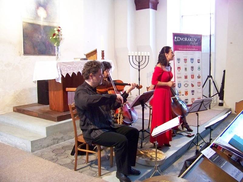 Koncert souboru Bardolino v hořické synagoze.