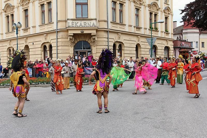 Bělohradské slavnosti písní a tanců Pod Zvičinou.