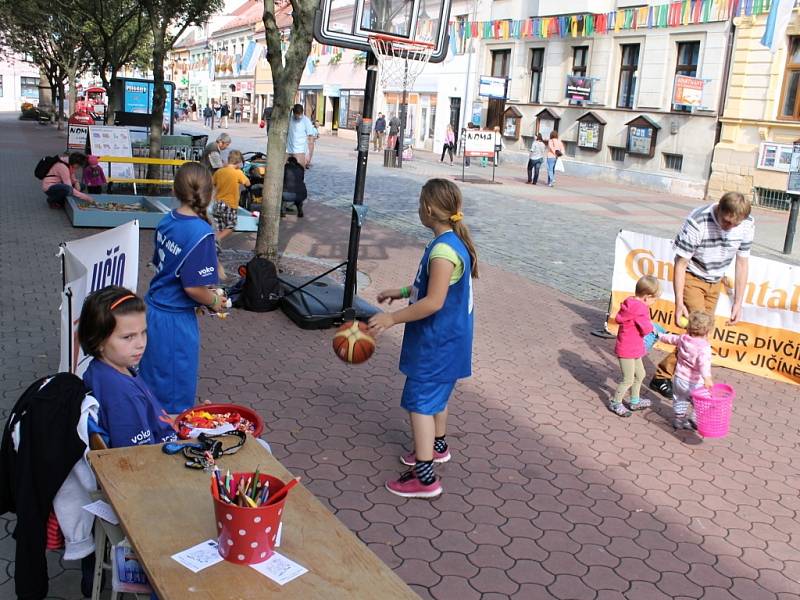 Ze závěru jičínského pohádkového festivalu.