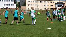 Fotbalový turnaj mateřských škol na jičínském stadionu.