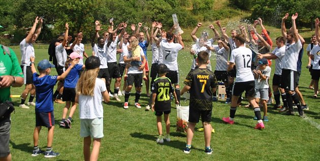 Vítězem 46. ročníku Lázeňského poháru se stali fotbalisté domácích Luhačovic.