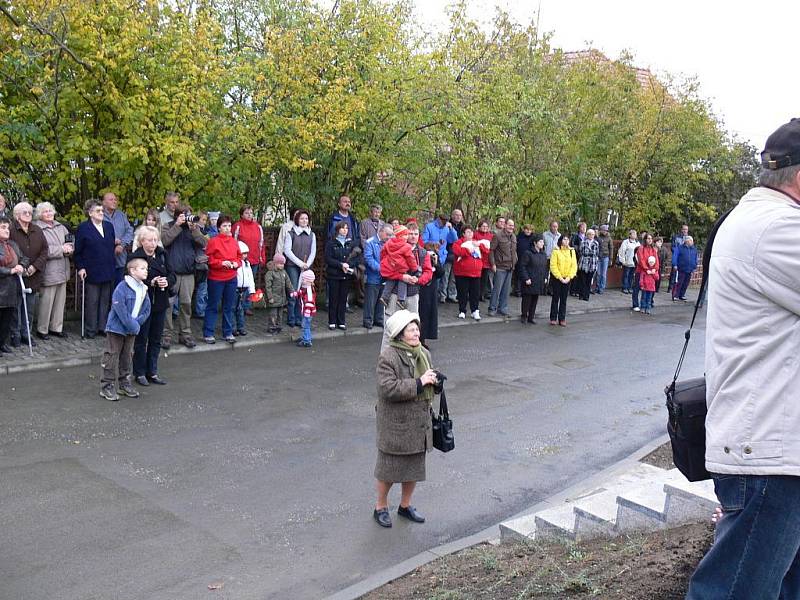 Z odhalení Masarykova pomníku ve Valdicích.