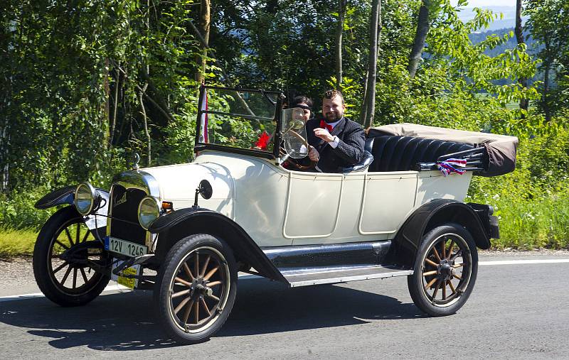 V Jičíně se o víkendu uskutečnila tradiční akce Loukotě a řemeny pro majitele strojů vyrobených do roku 1918.