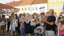 Na demonstraci proti Andreji Babišovi přišlo v Jičíně pět set lidí.