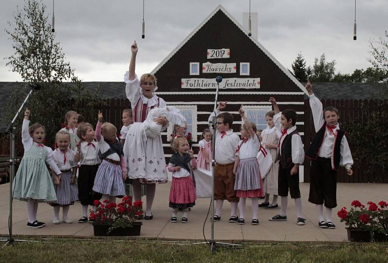 Mezinárodní folklorní festiválek v Hořičkách.