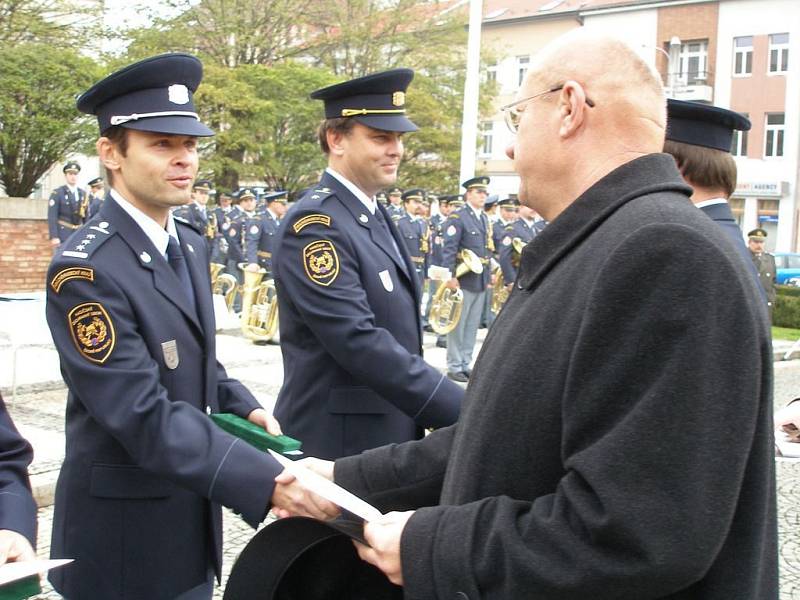 Hasiči vyznamenaní u příležitosti státního svátku 28. října.