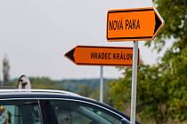 Oprava úlibické křižovatky silnic I/16 a I/35 komplikuje dopravu na Jičínsku. 