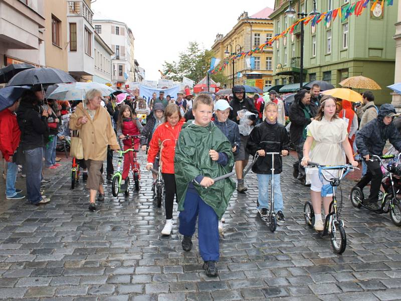 Ze zahájení festivalu Jičín - město pohádky.