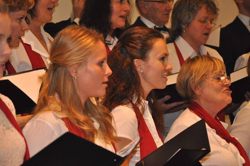 Koncert sboru Foerster v jičínském Porotním sále.