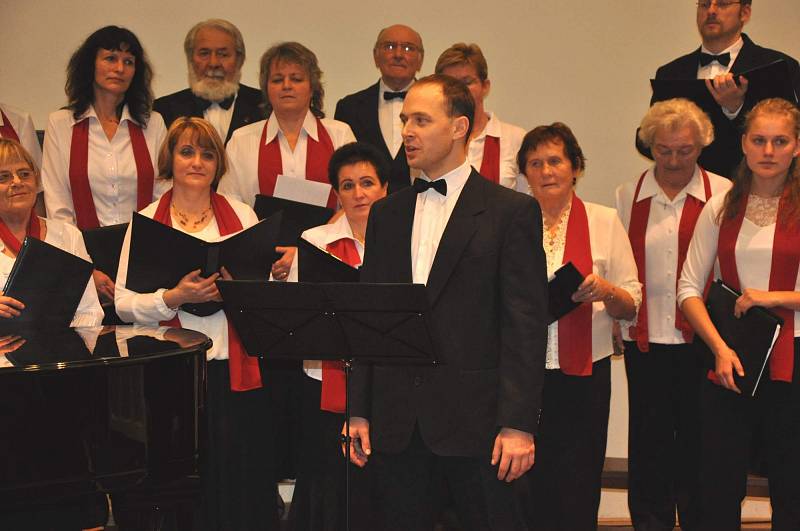 Koncert sboru Foerster v jičínském Porotním sále.