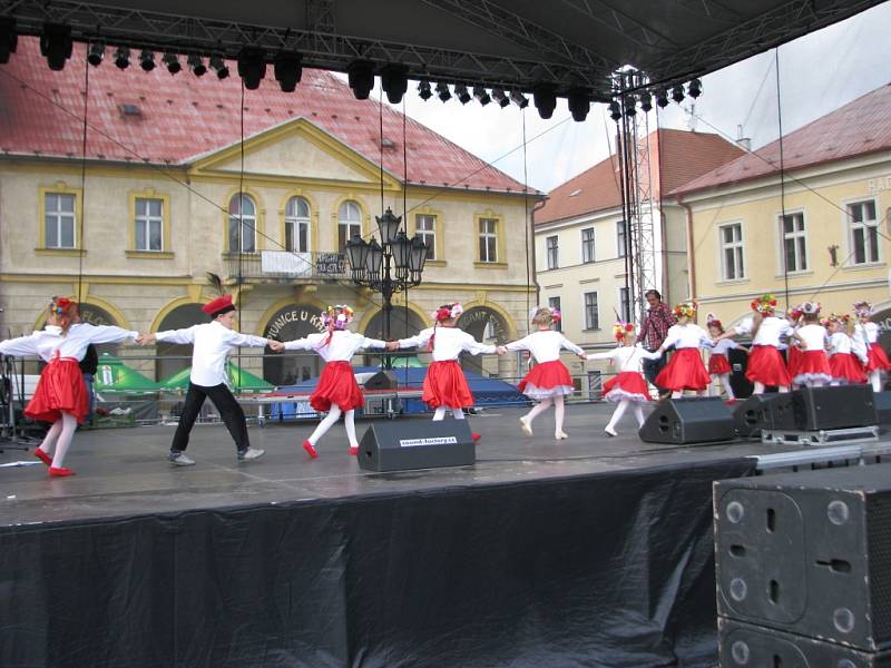 Polský folklorní soubor Malá Swidnica.