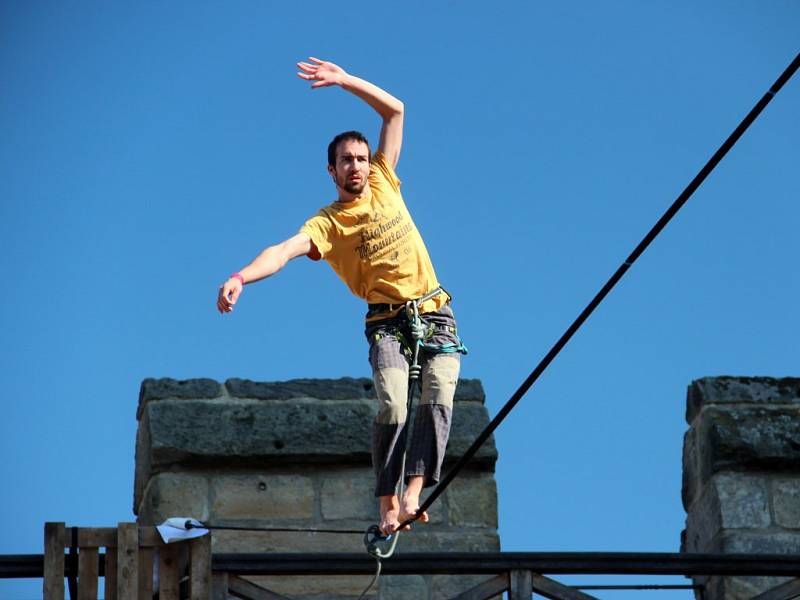 Na Kosti se konal 7. ročník festivalu slacklinistů.