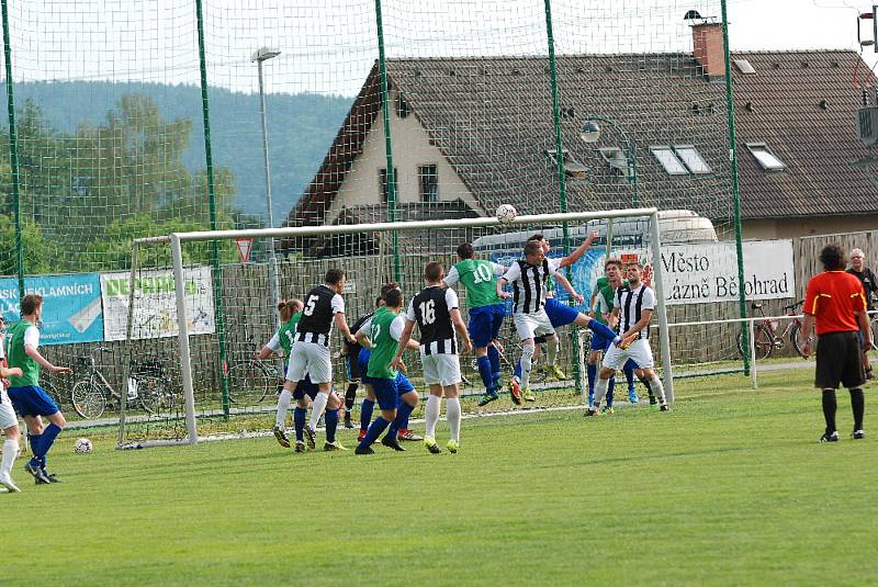V okresním derby mezi Lázněmi Bělohrad a Jičínem bylo k vidění zajímavé utkání, když Jičín vedl až do nastaveného času 1:0. Jenže v 91 minutě srovnal Horáček a zajistil Bělohradu bod. Pokutové kopy ovládli hosté z Jičína.