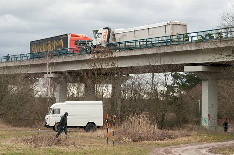 Tragická dopravní nehoda na obchvatu Jičína.