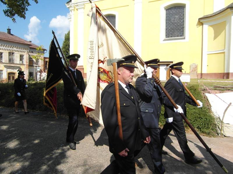 Z oslav peckovských hasičů.