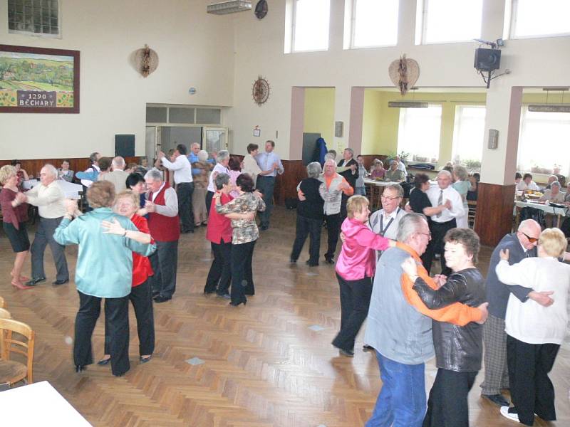 Běcharský koncert kapely Vysočanka.