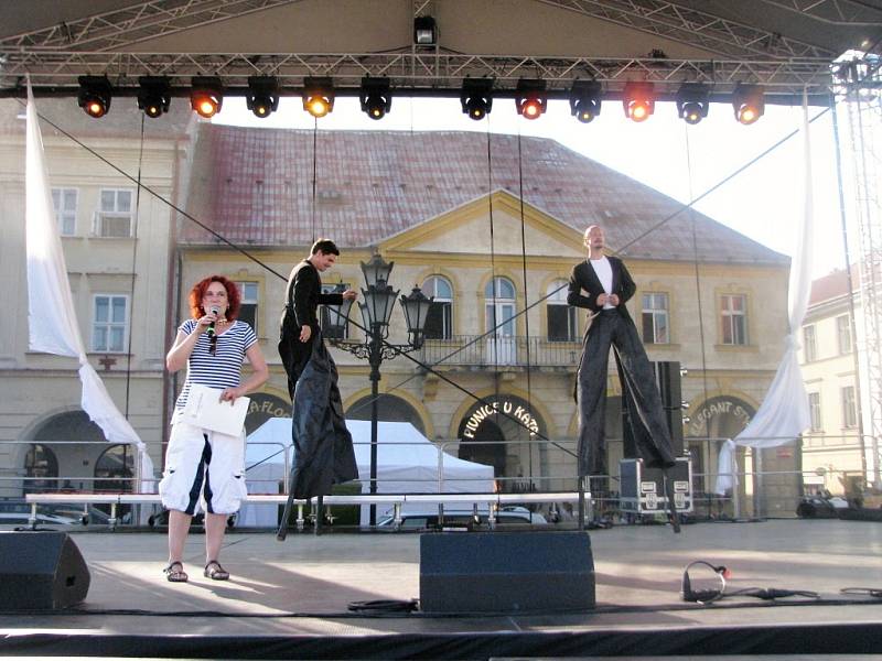 Ze zahájení jičínského pohádkového festivalu.