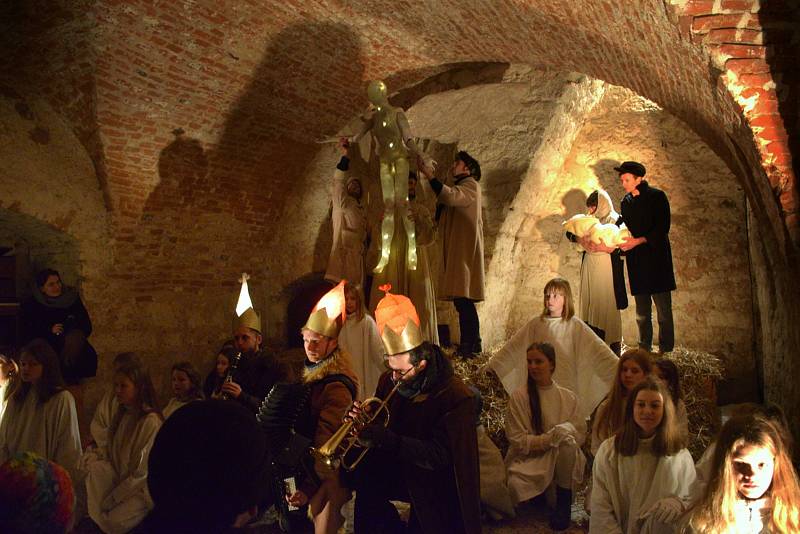 Tradičně netradiční podobu měla oslava adventu v Lodžii. Divovánoce se i přes nepřízeň počasí vydařily.