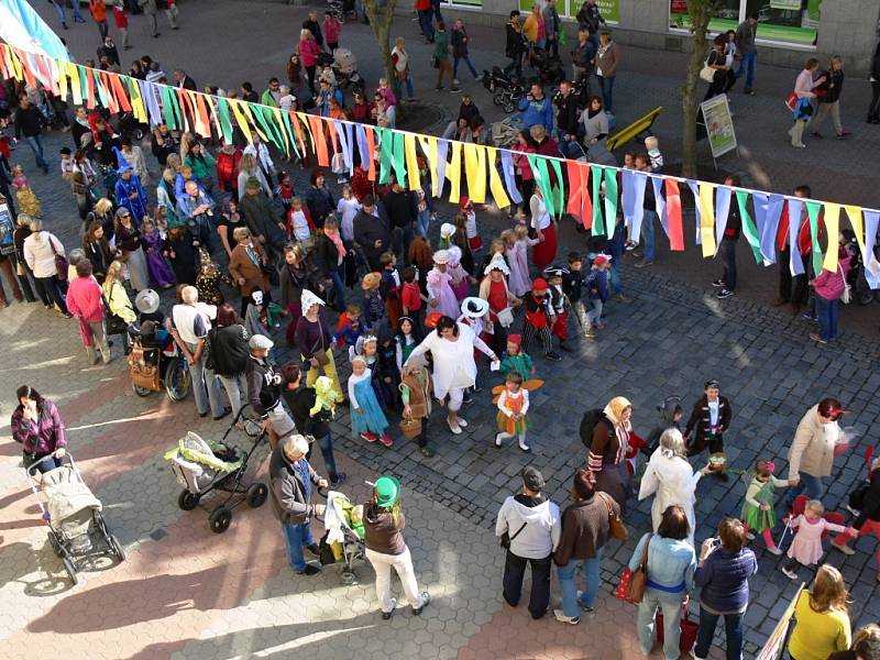 Zahajovací průvod festivalu Jičín - město pohádky.