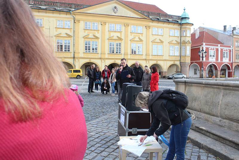 Demonstranti požadovali demisi Benešové a odchod Babiše.