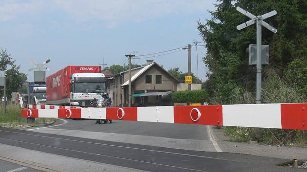 Bude výluka na trati. Hlavně kvůli novým závorám v Okříškách