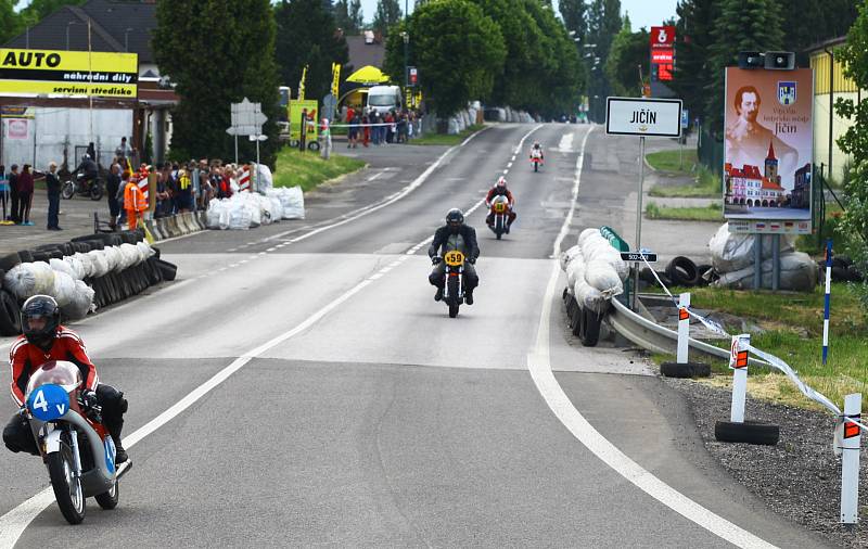 Motocyklové závody se v Jičíně konaly již po sedmdesáté.