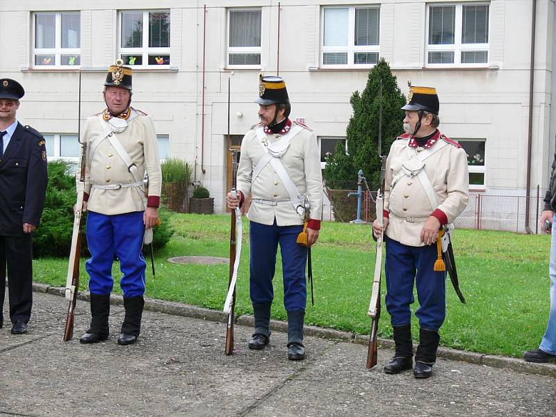 Z oslav 115 let sboru valdických dobrovolných hasičů.