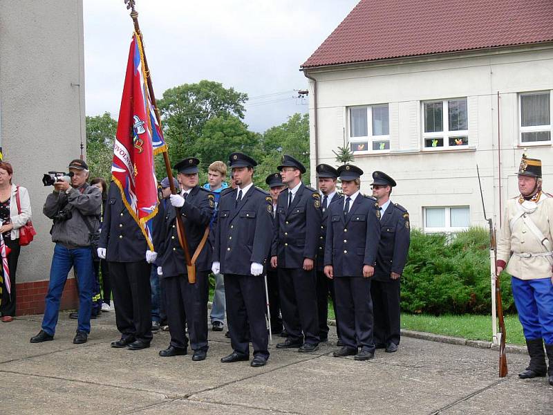 Z oslav 115 let sboru valdických dobrovolných hasičů.