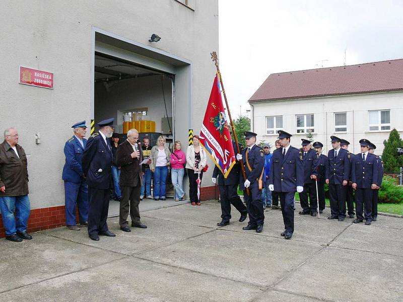 Z oslav 115 let sboru valdických dobrovolných hasičů.