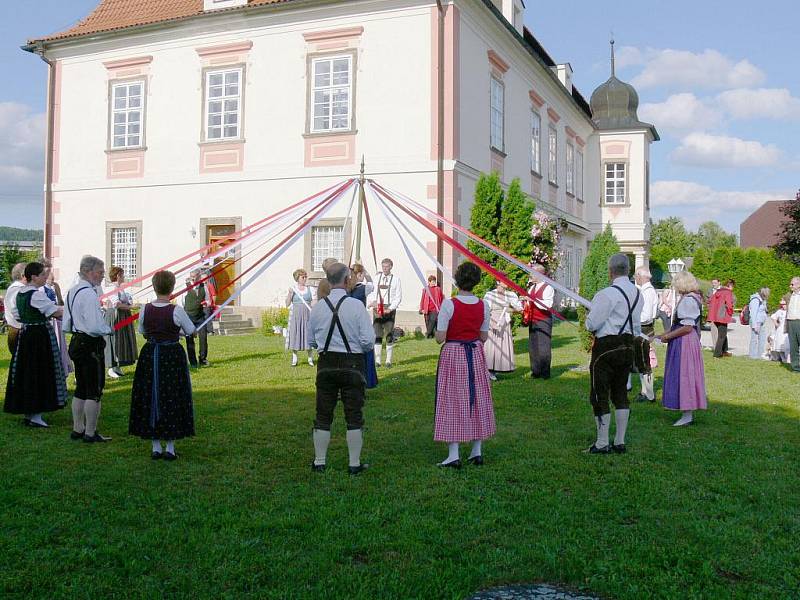 Rakouský folklorní soubor z Brunn am Gebirge.