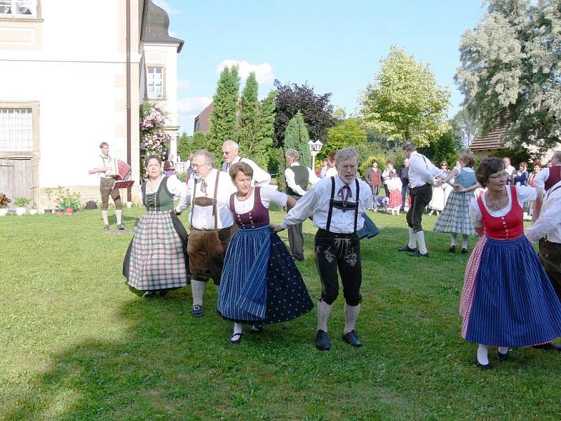 Rakouský folklorní soubor z Brunn am Gebirge.